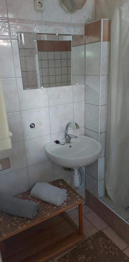 Отель Kekturas-Tora Nyilo Badacsonyi Privat Berlemeny Бадачоньтомай Экстерьер фото