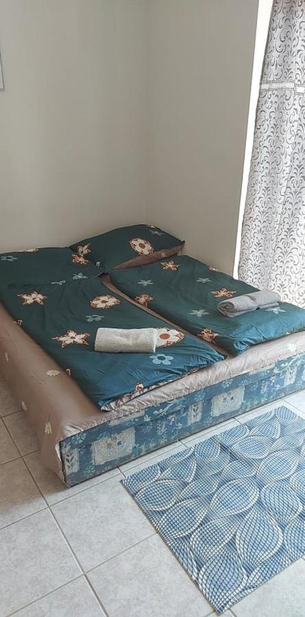Отель Kekturas-Tora Nyilo Badacsonyi Privat Berlemeny Бадачоньтомай Экстерьер фото